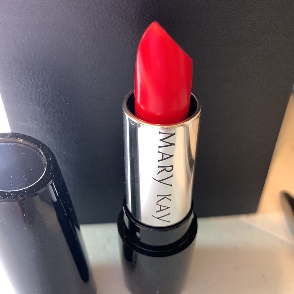 Mary Kay Red Stiletto gel semi matte lipstick New
